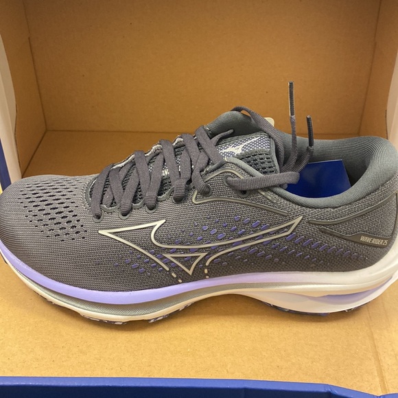 Mizuno woman’s Wave Rider 25 running shoes. Size 6 brand new in box never worn - Picture 4 of 10